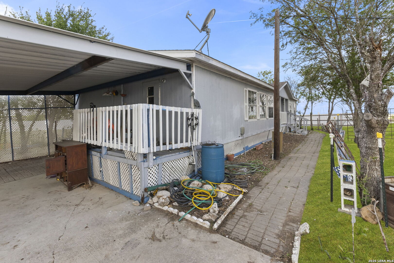 main property photo 6