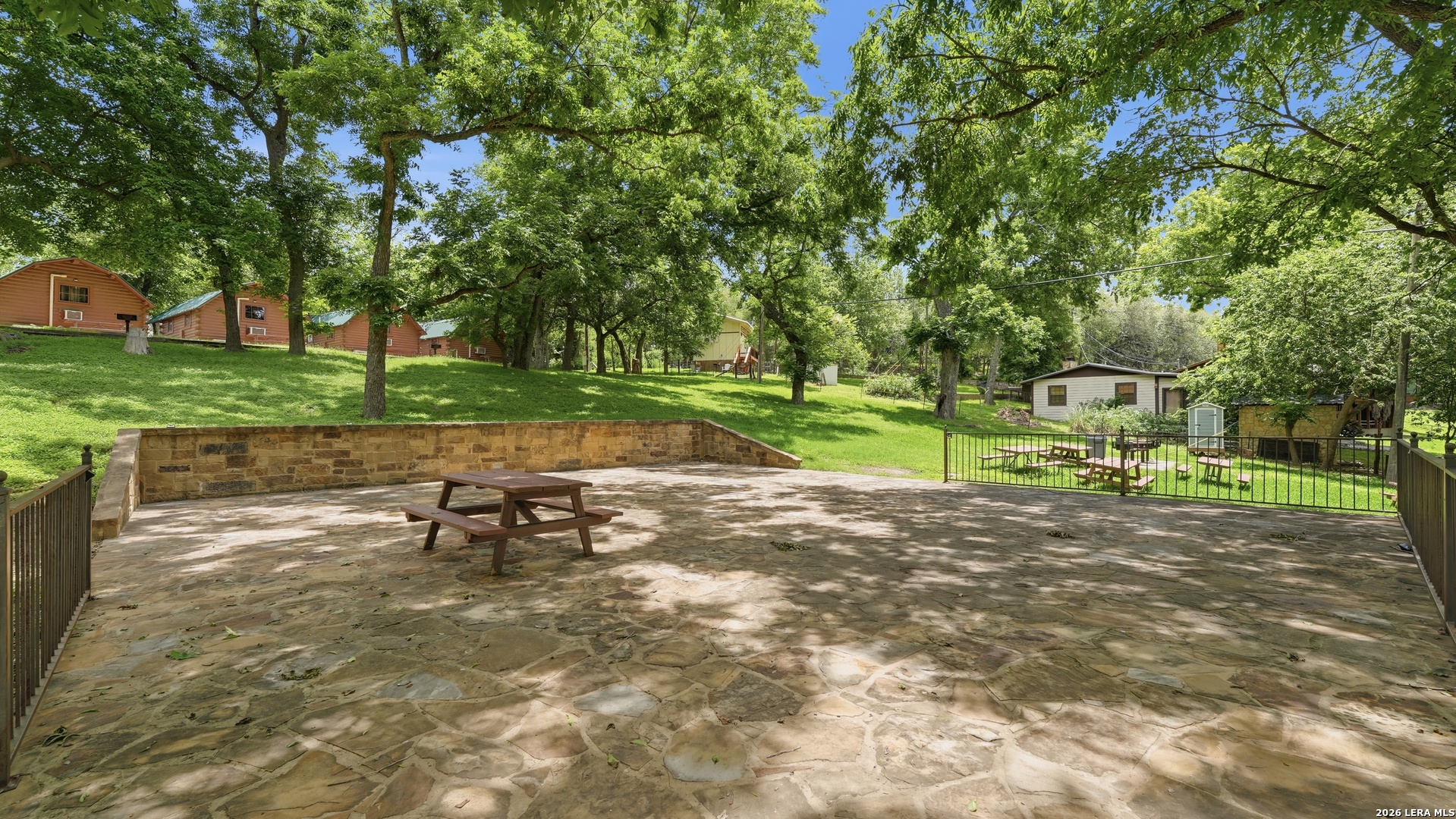 property viewer photo 32