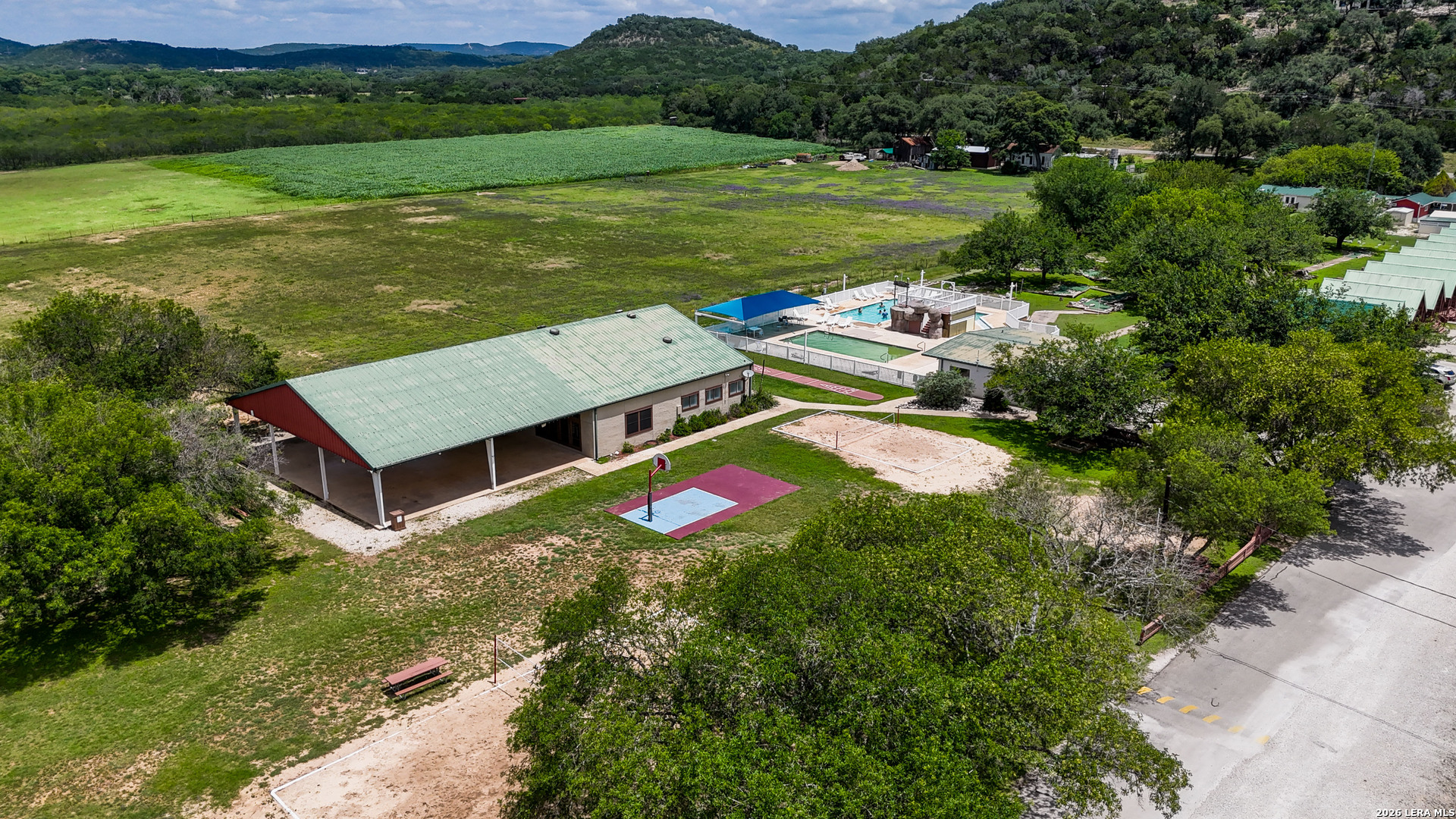 property viewer photo 45