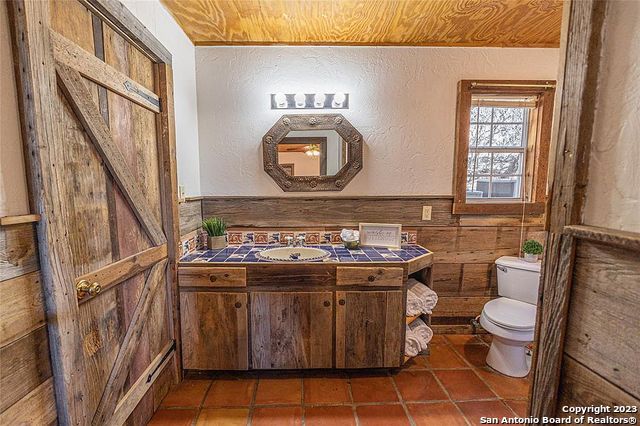 main property photo 19