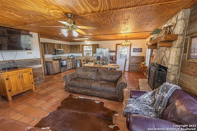 main property photo 25