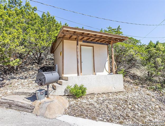 main property photo 33