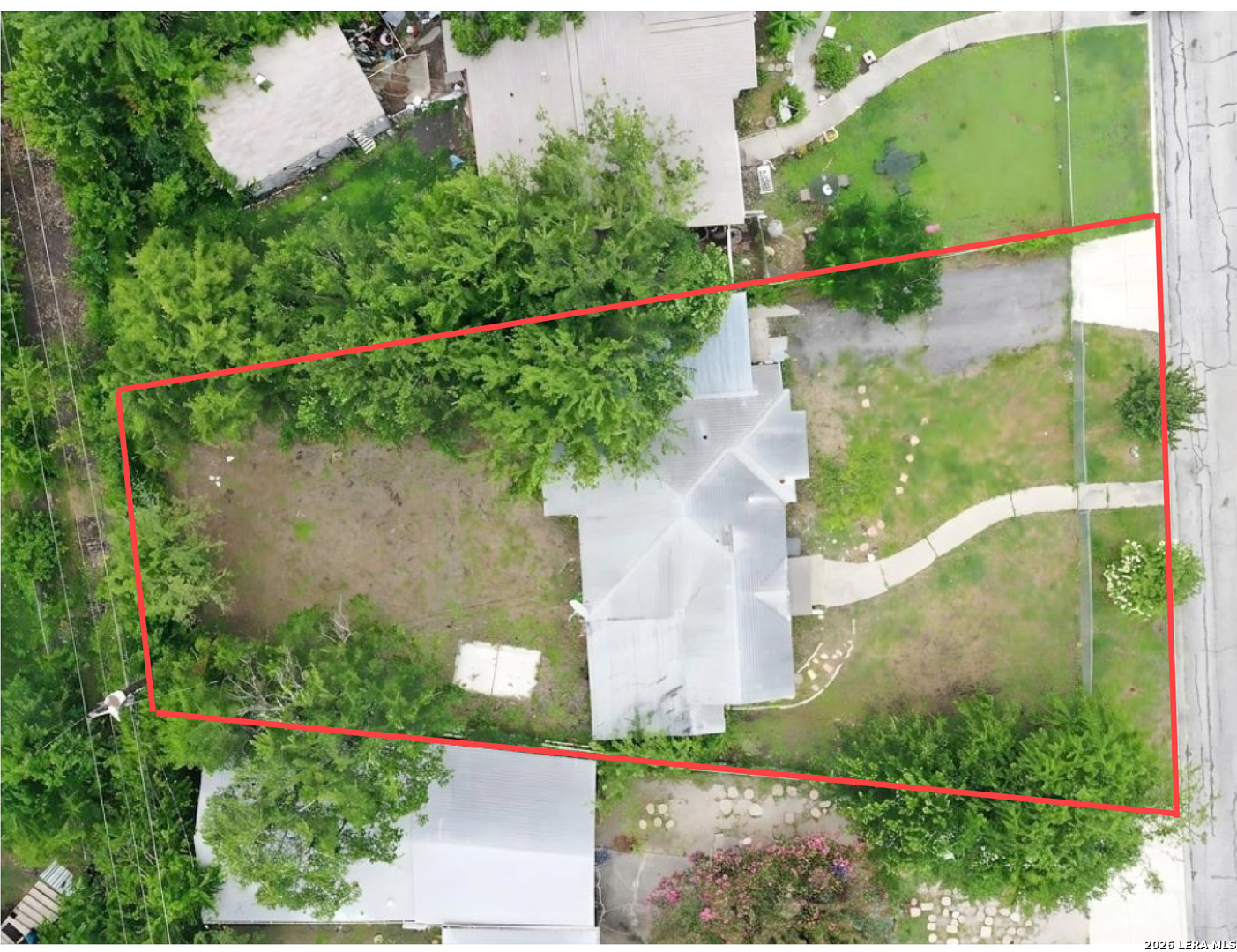 main property photo 4