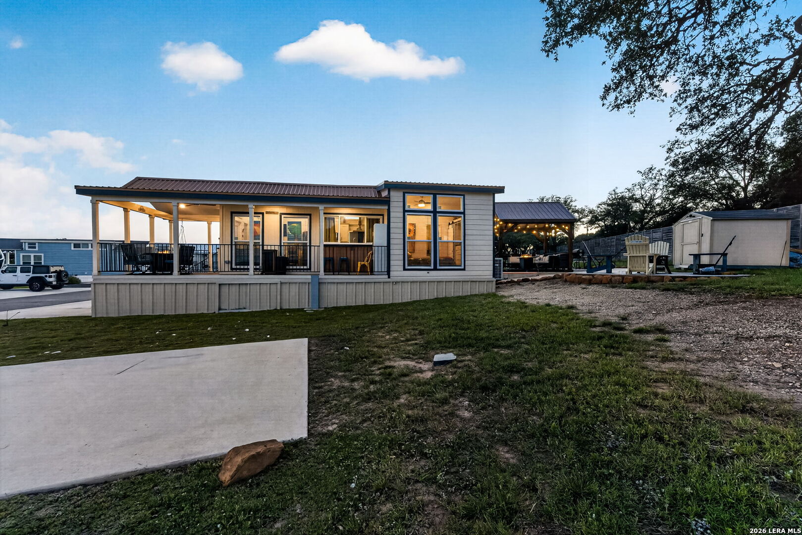 main property photo 22