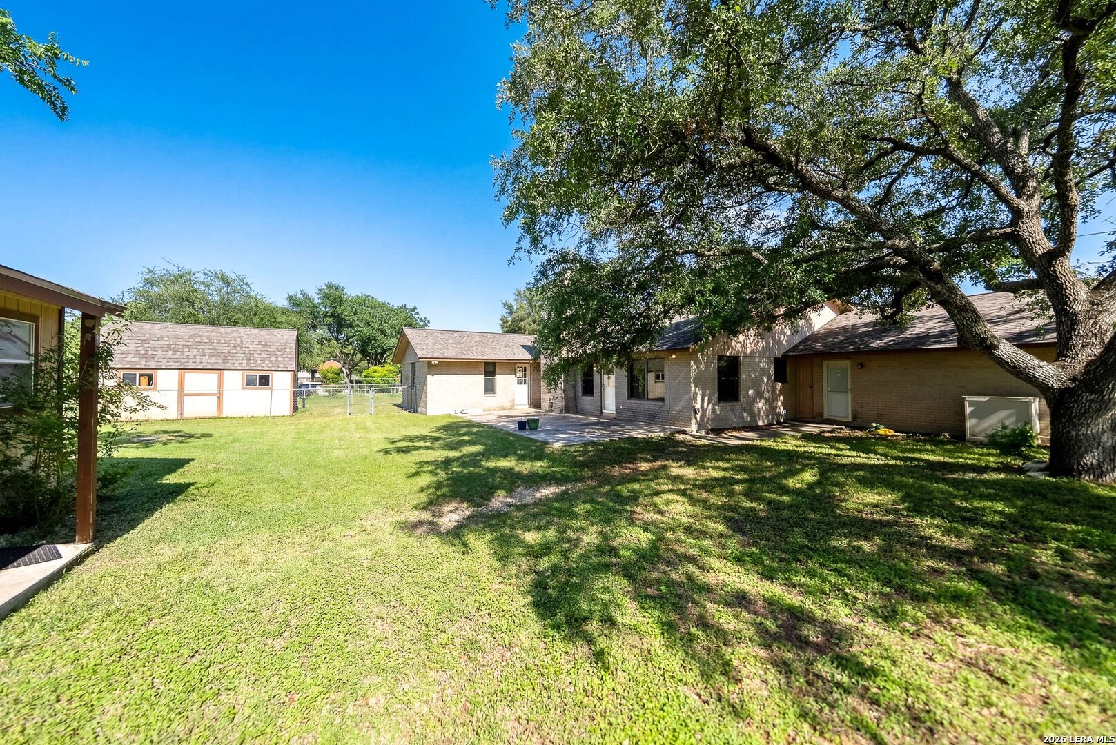main property photo 40