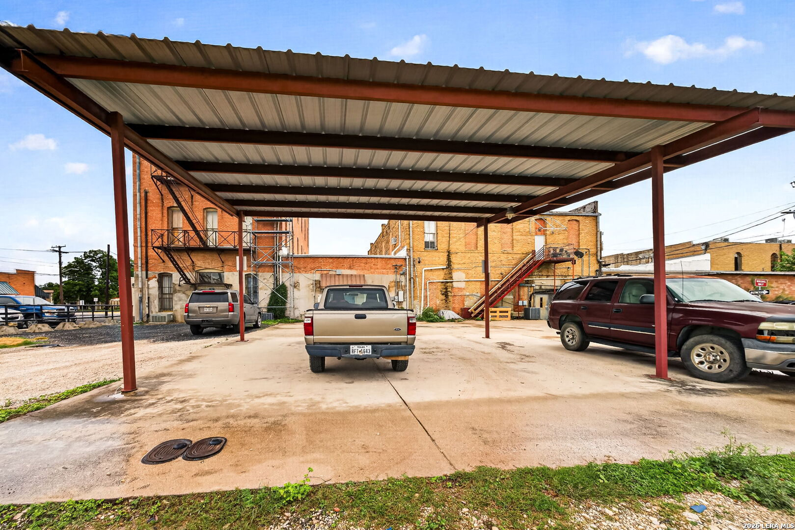 main property photo 27