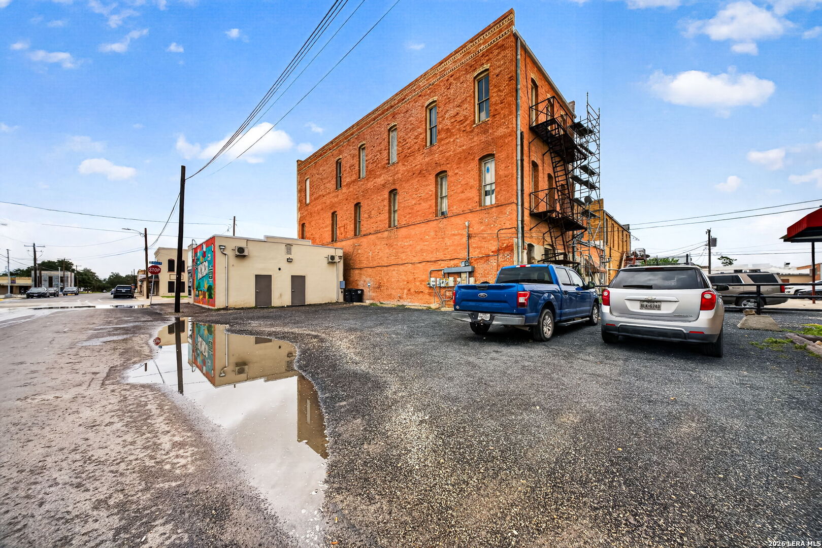 main property photo 31