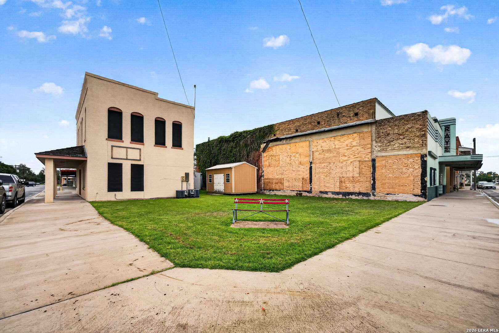main property photo 32
