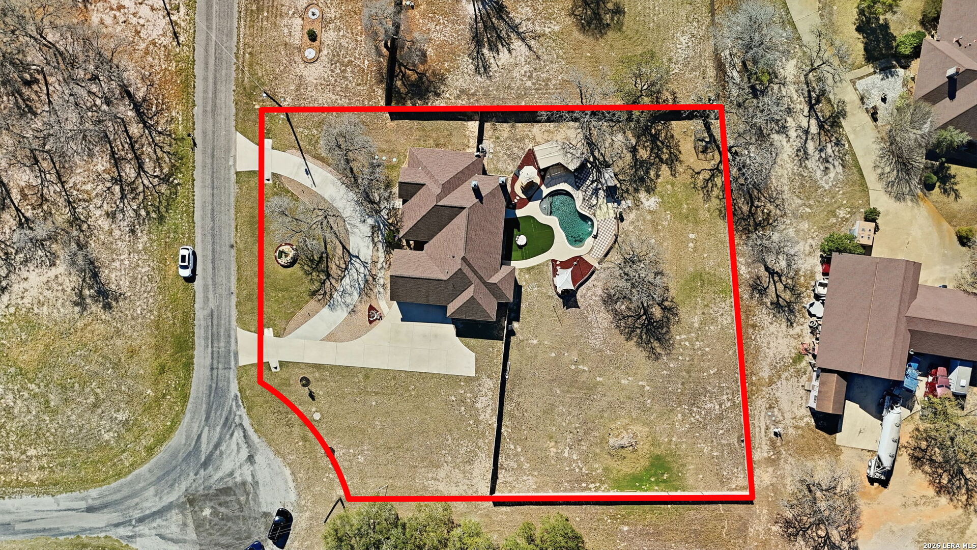 main property photo 18