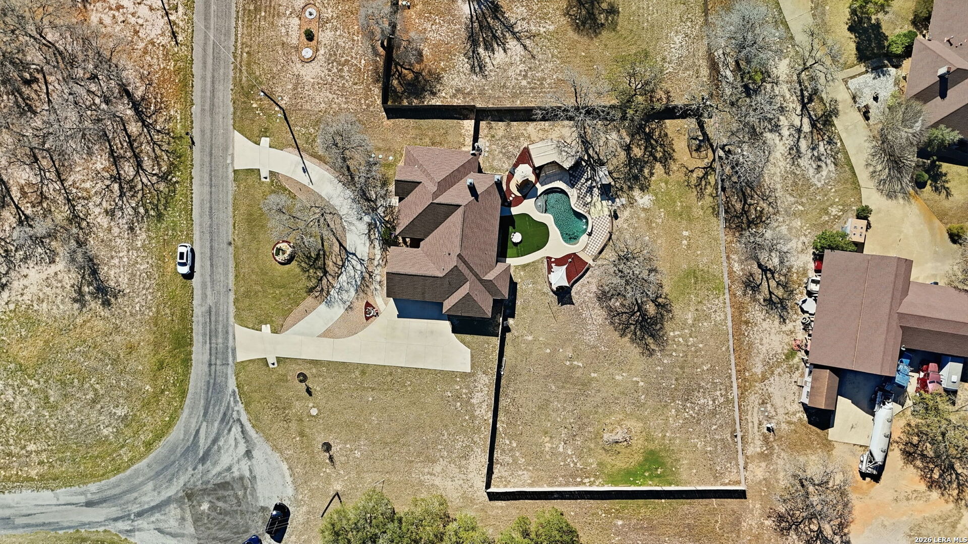 main property photo 19