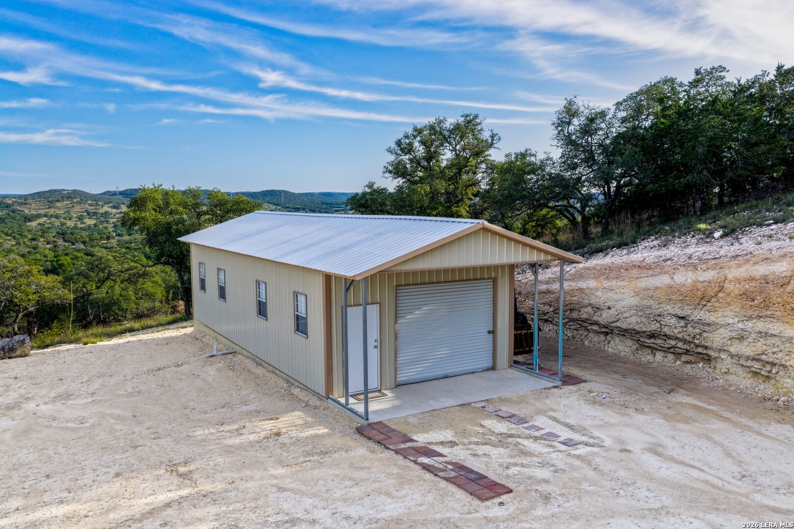 main property photo 12