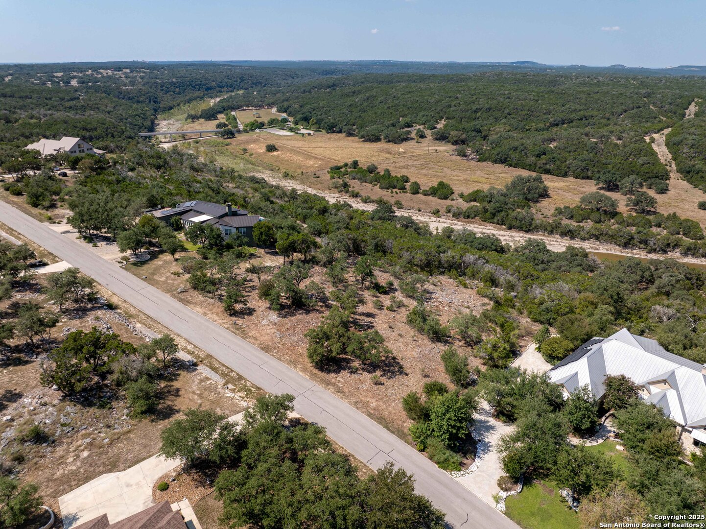 main property photo 13