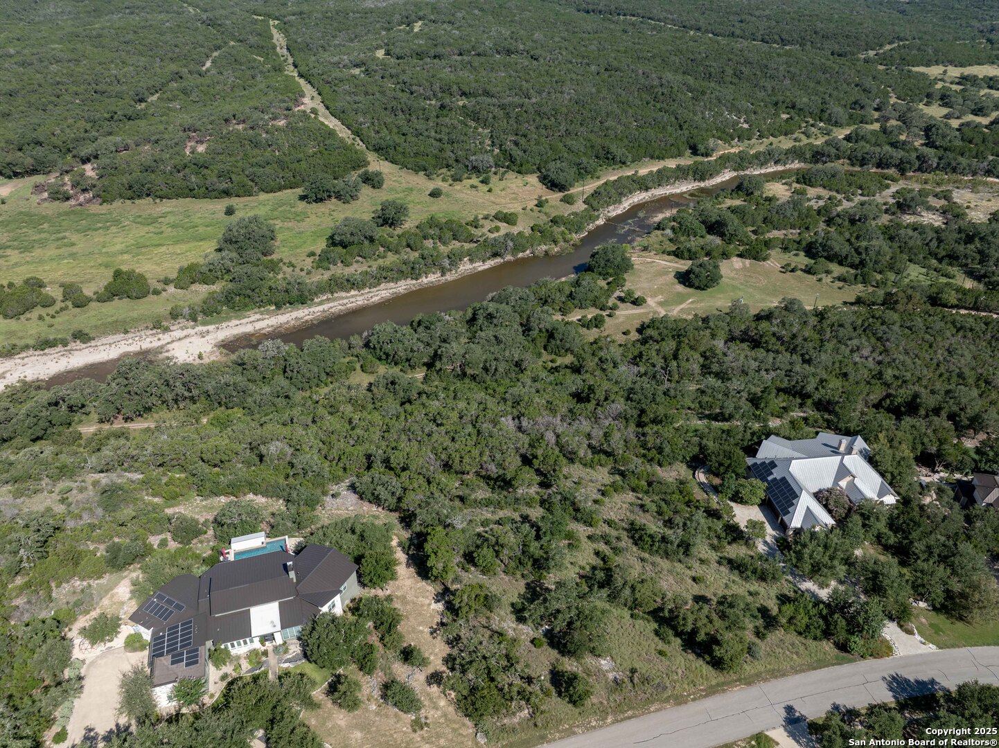 main property photo 18