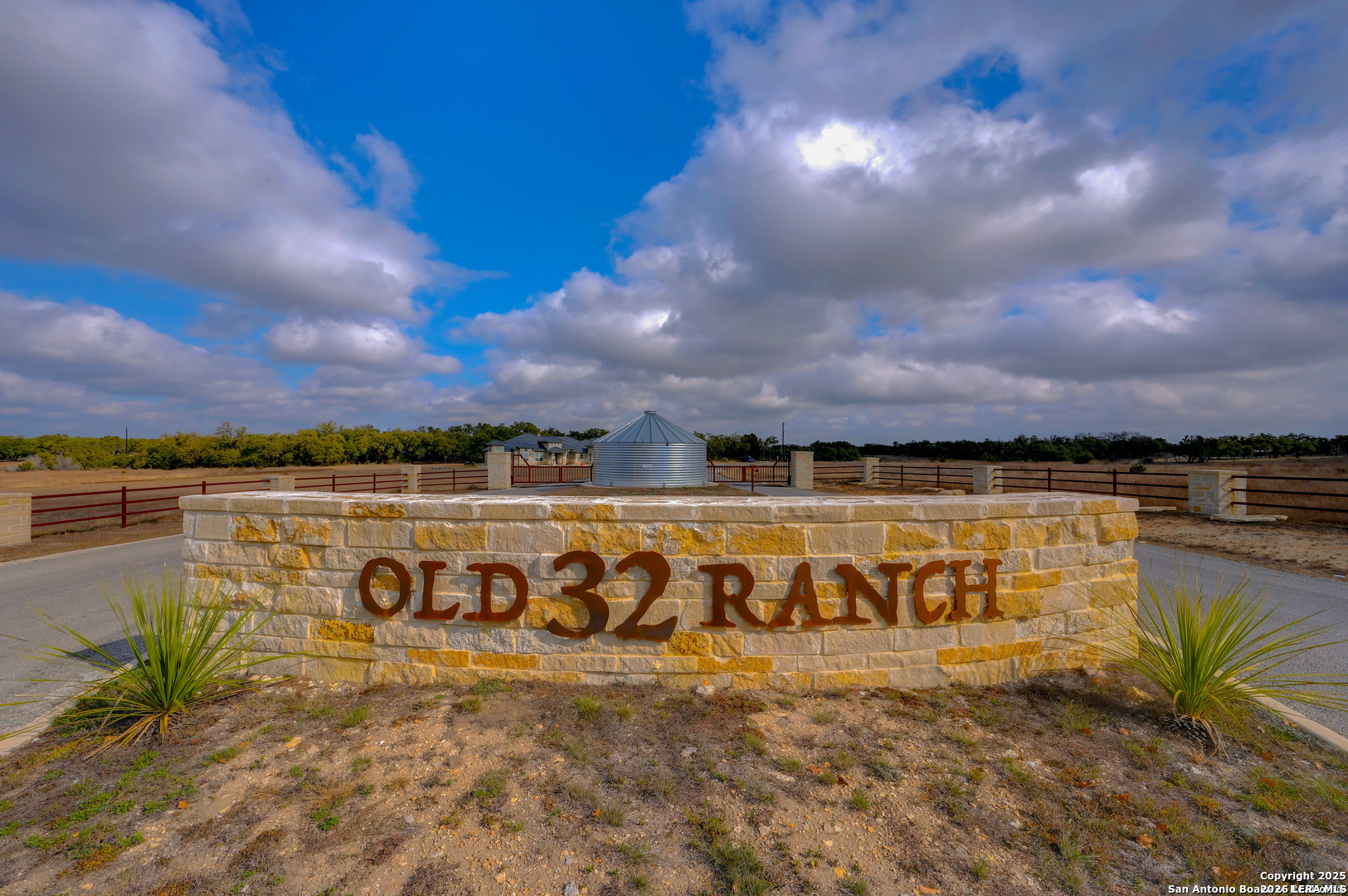 main property photo 30