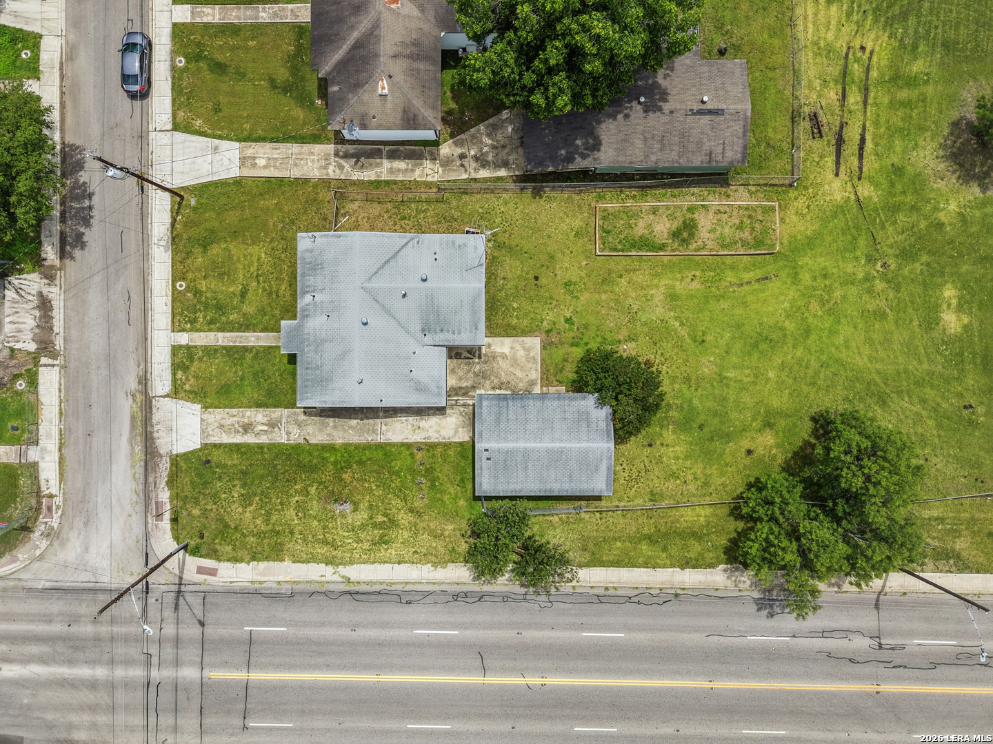 main property photo 30