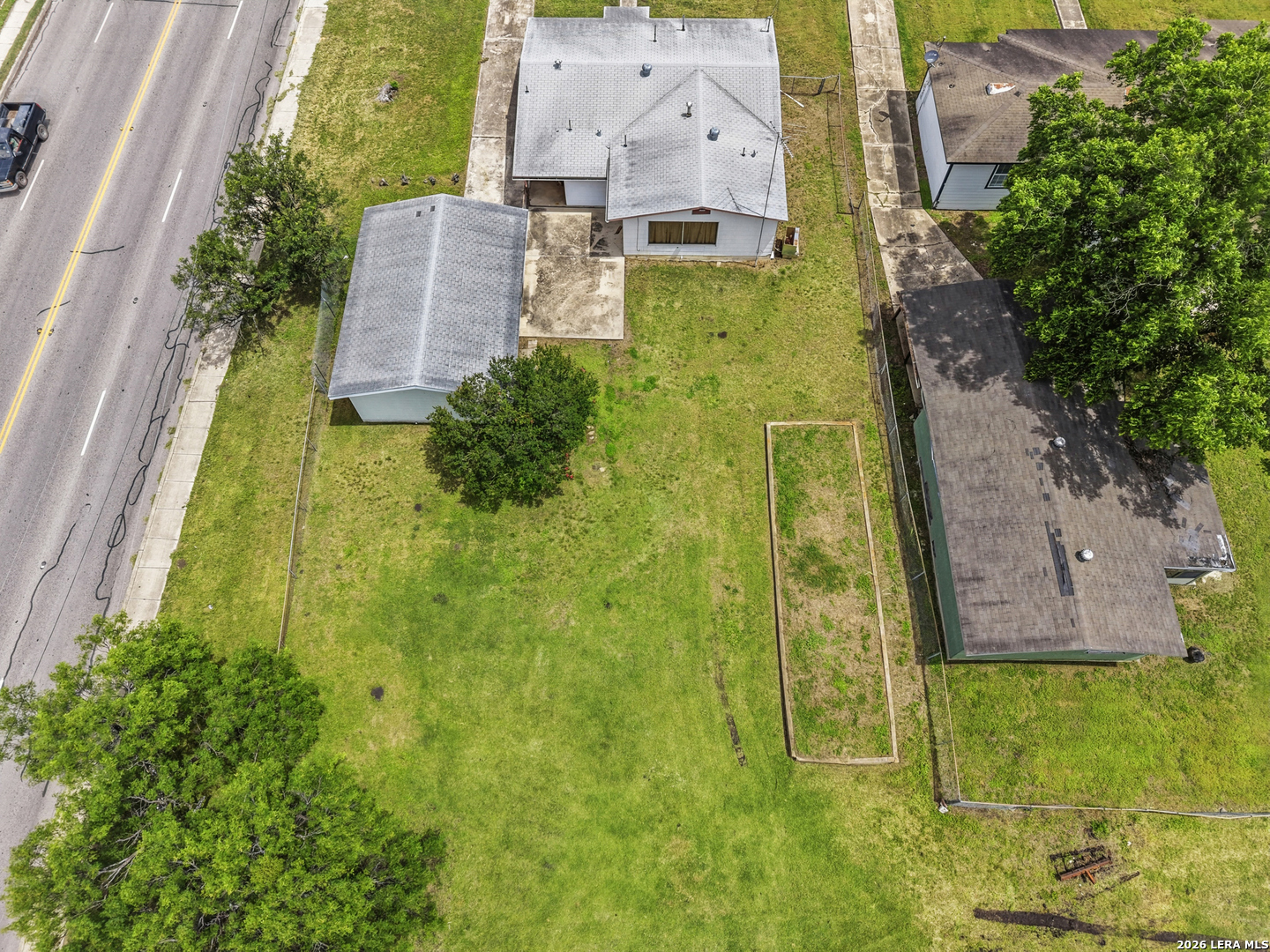 main property photo 34