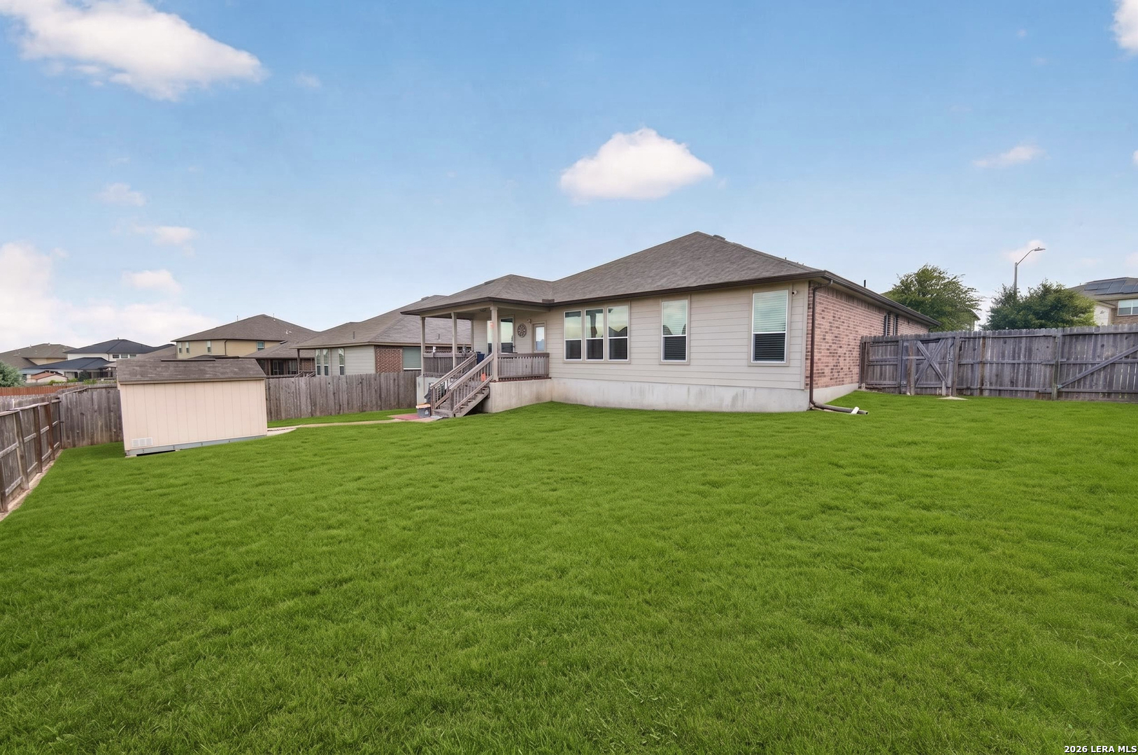 main property photo 28