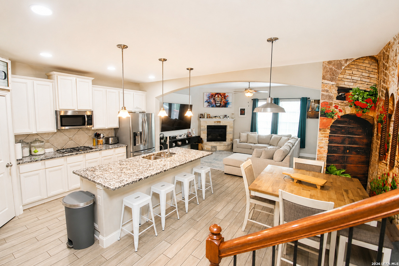 main property photo 10