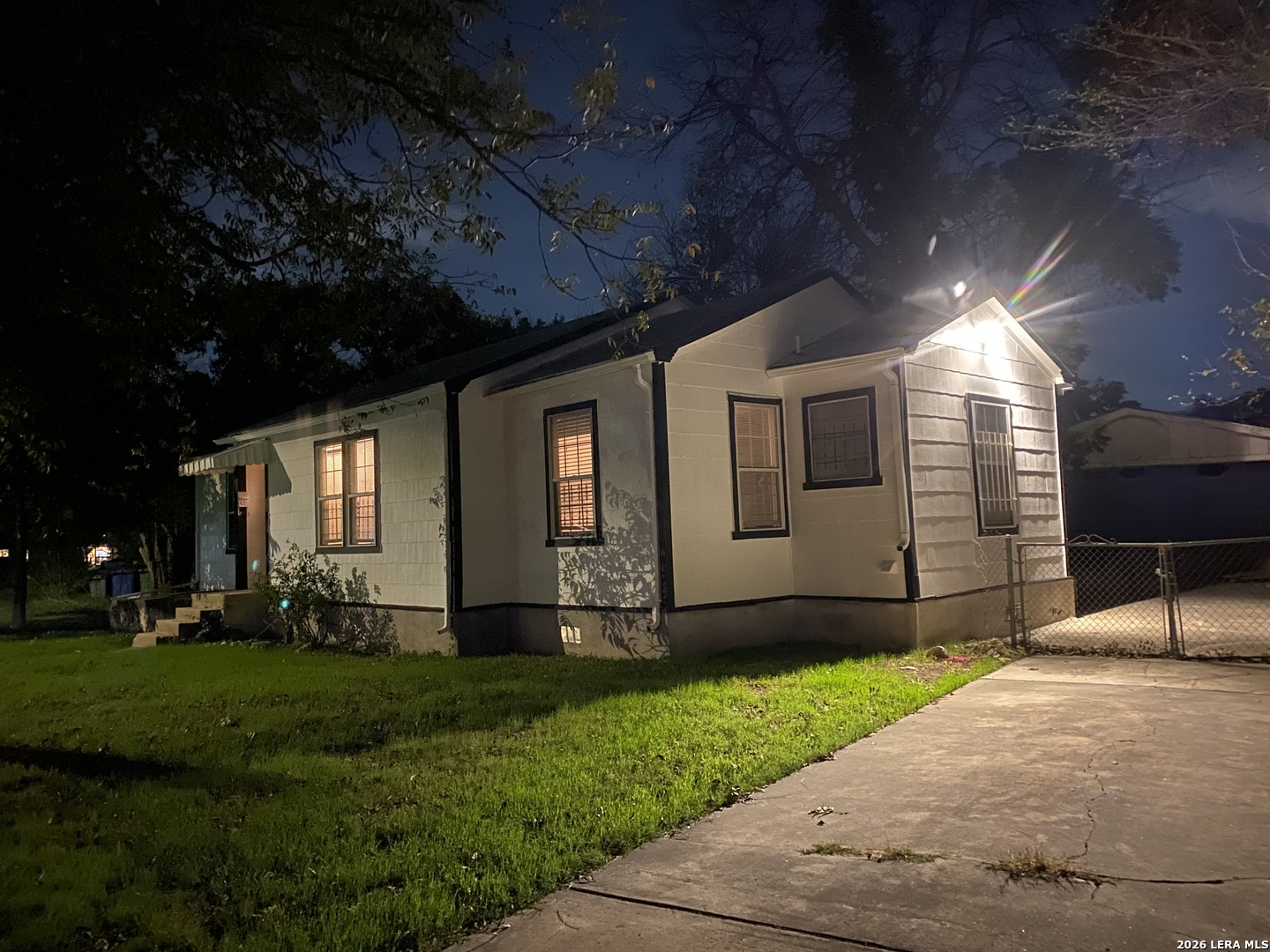 main property photo 17