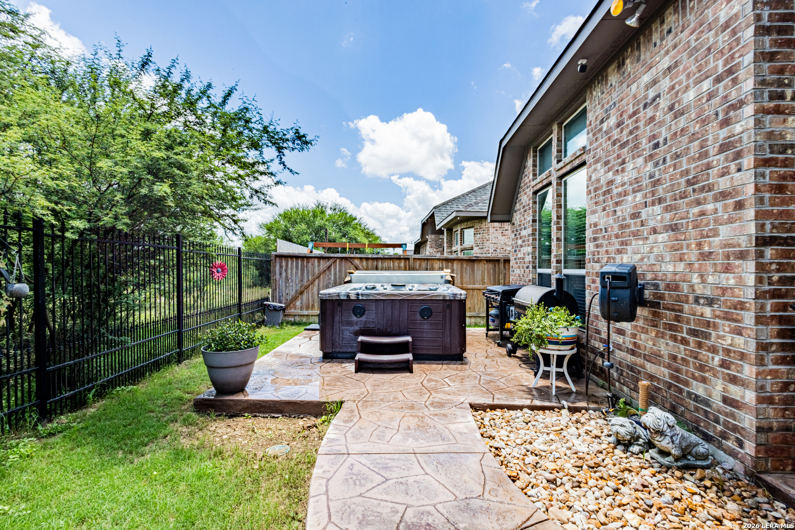 main property photo 26
