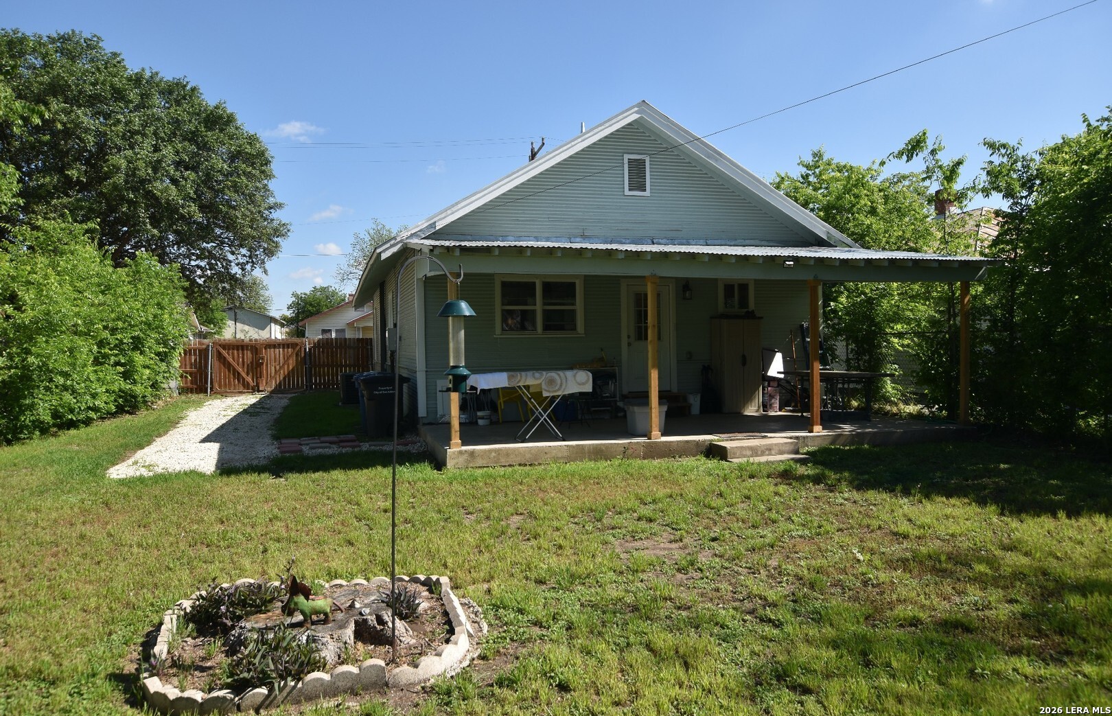 main property photo 13