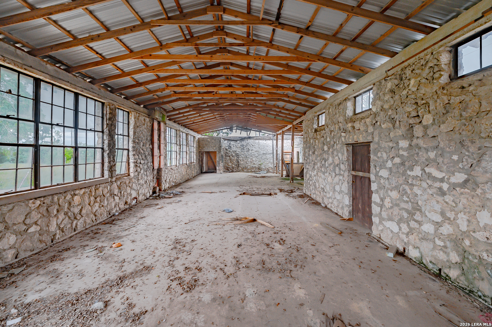 main property photo 11