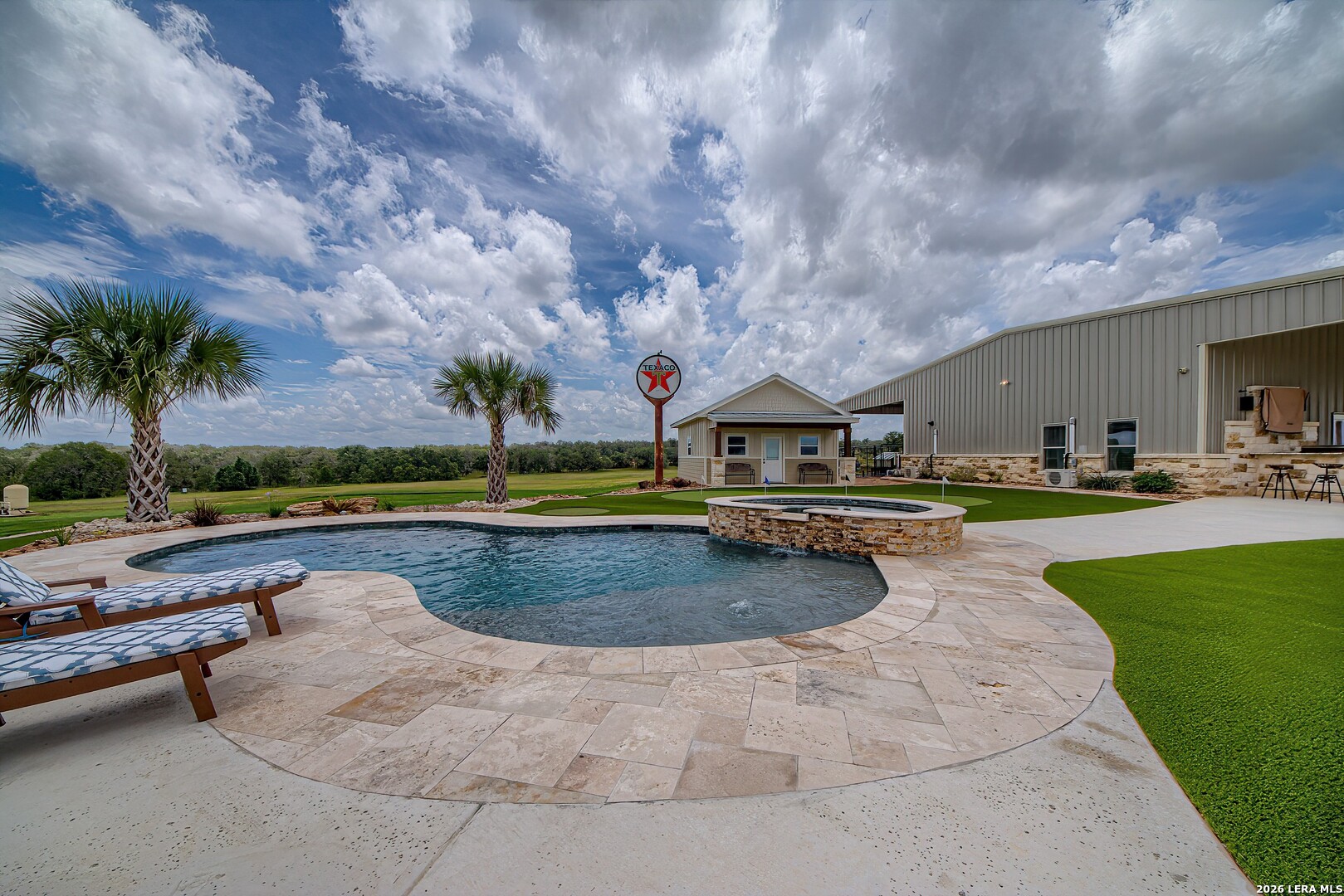 main property photo 31