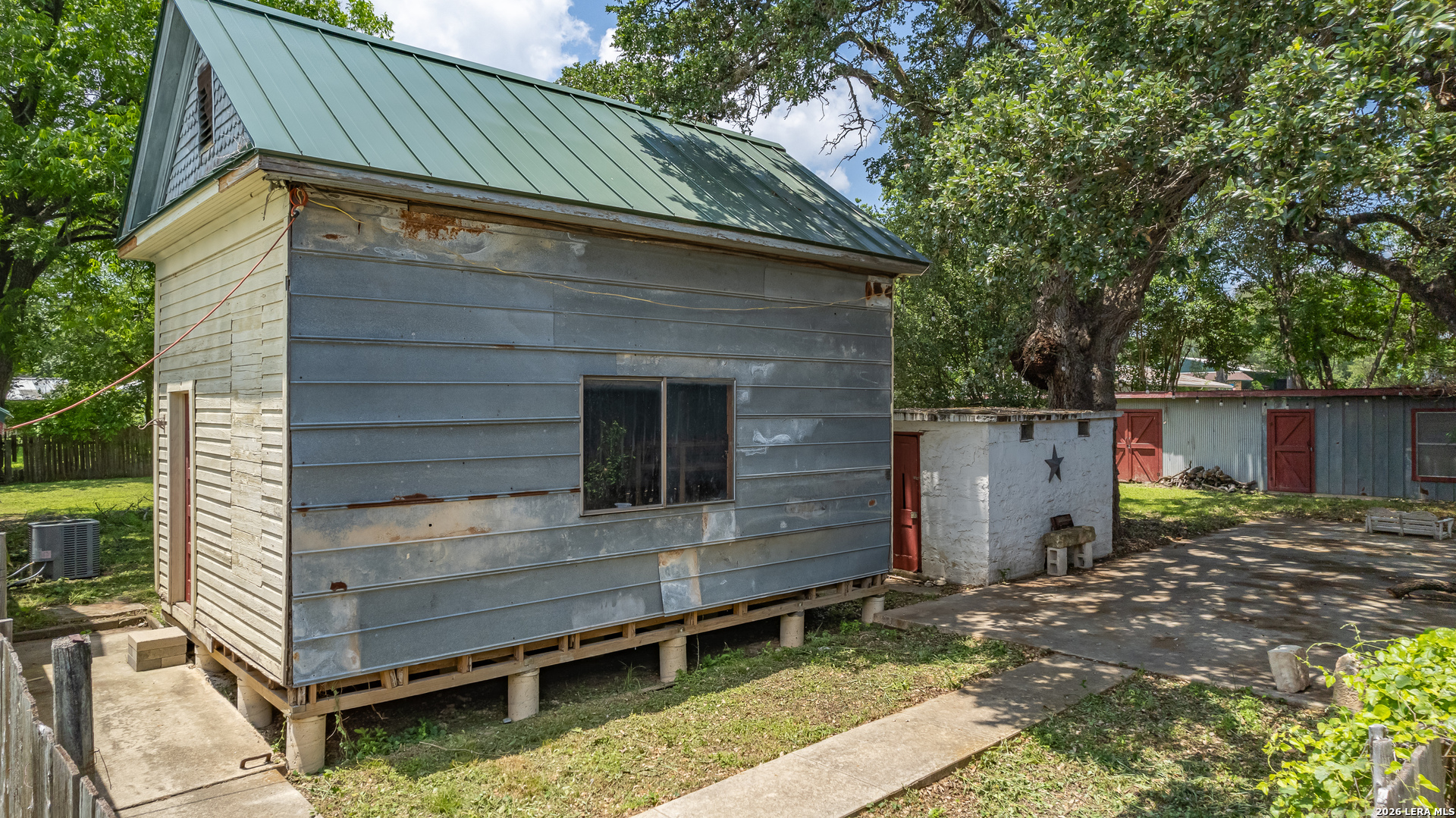 main property photo 7