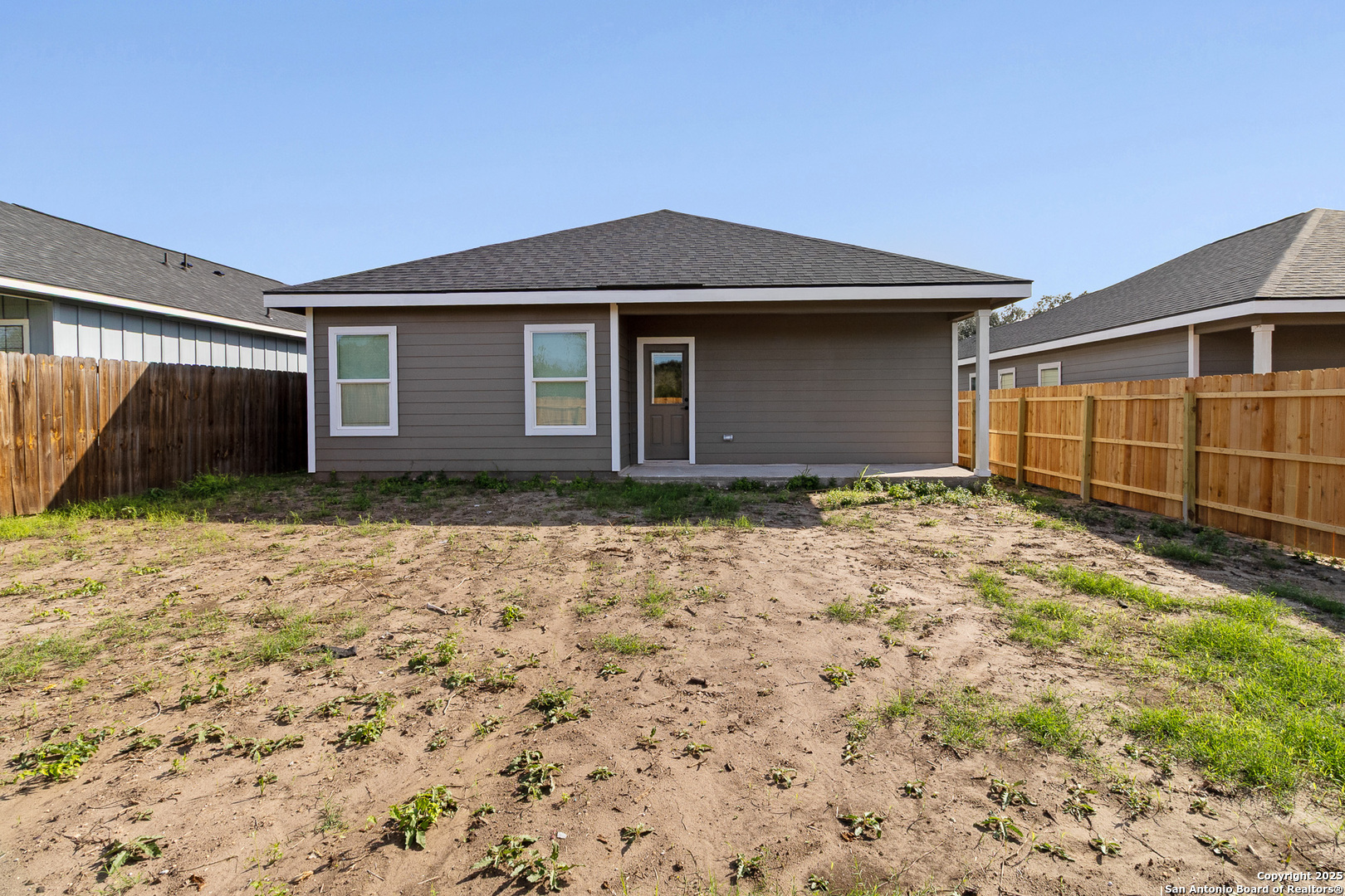 main property photo 23