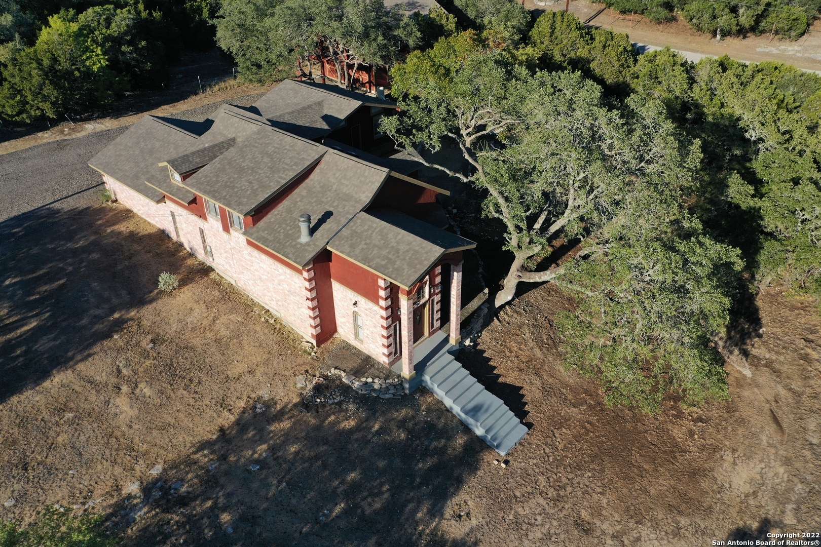 main property photo 11