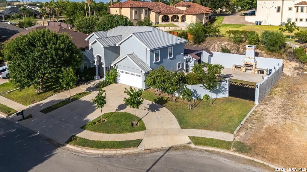 main property photo 32