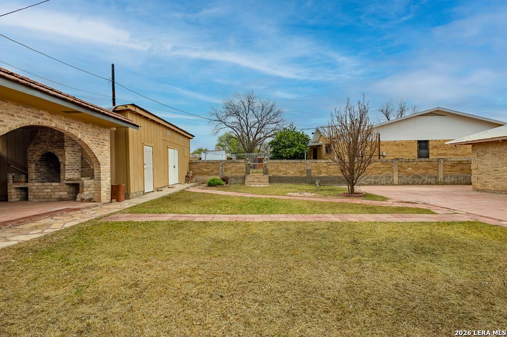 main property photo 29