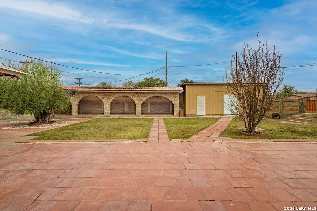 main property photo 31