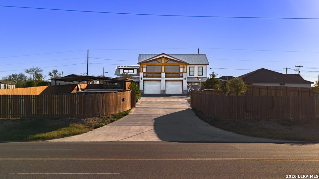 main property photo 3