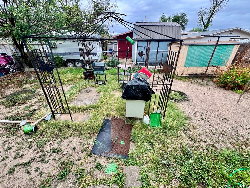 main property photo 17