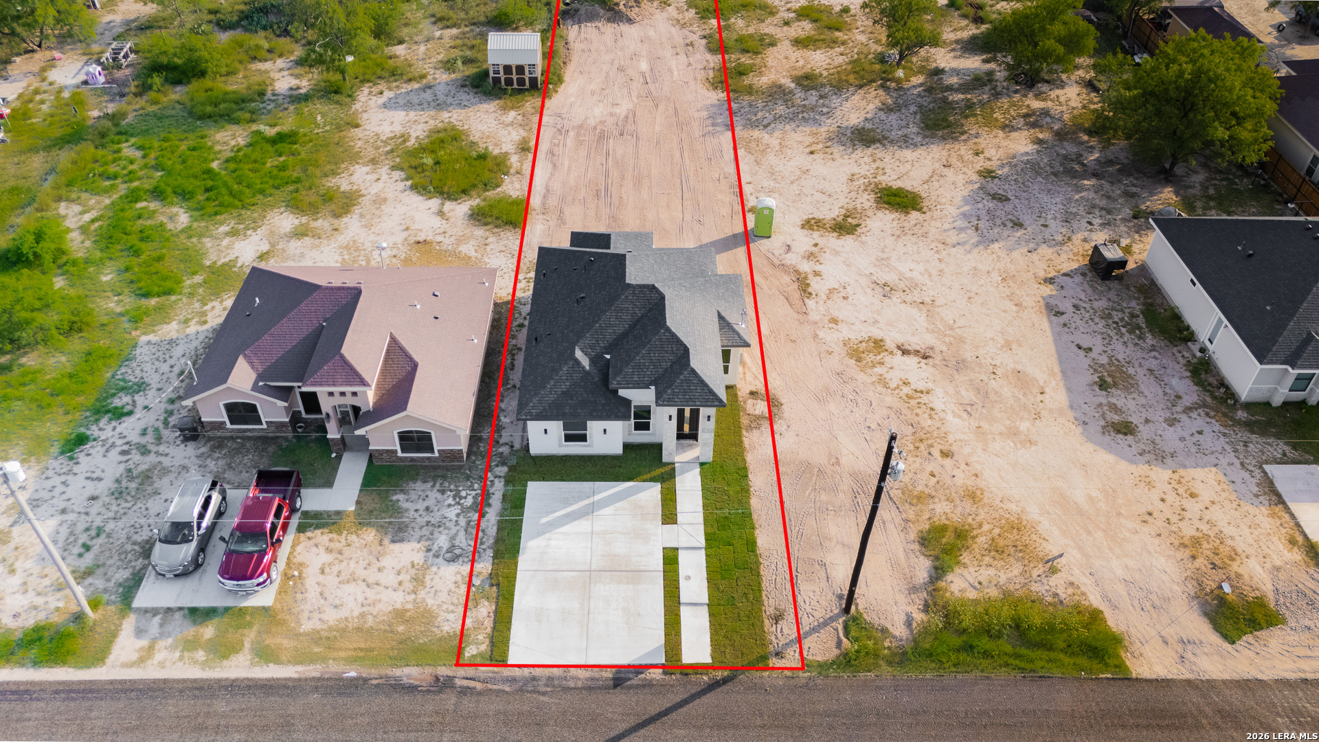 main property photo 30