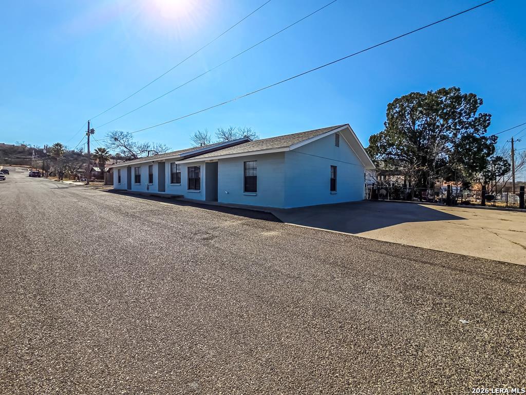 main property photo 3
