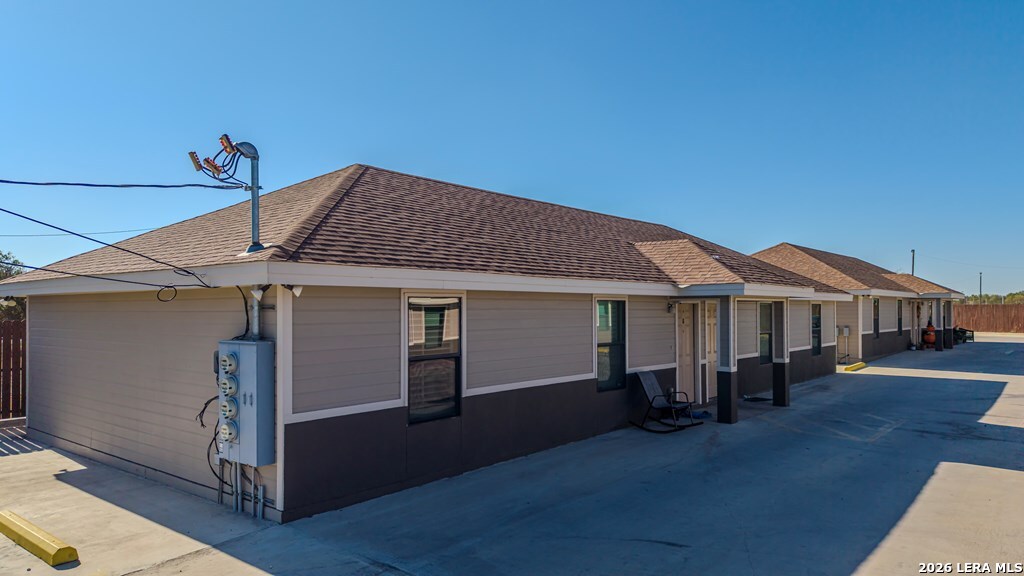 main property photo 6