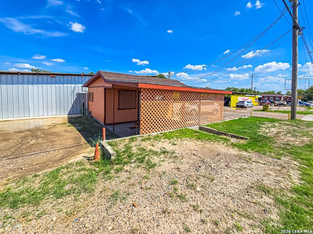 main property photo 24