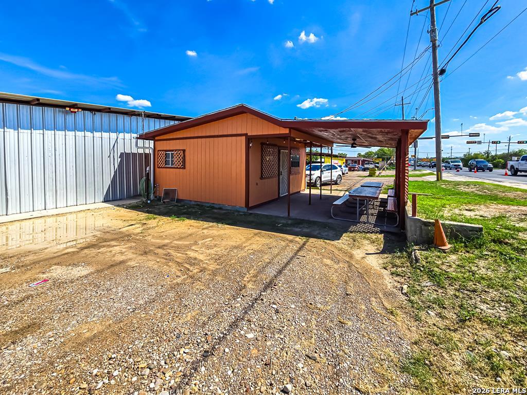 main property photo 25