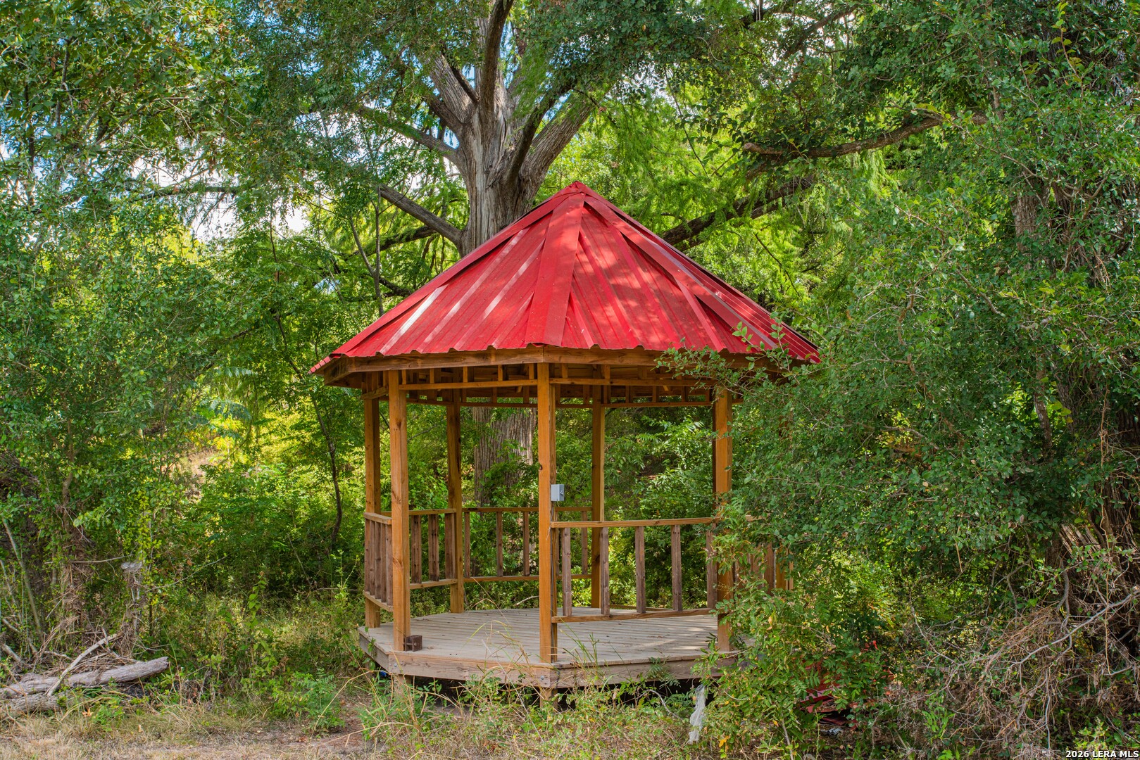 main property photo 46