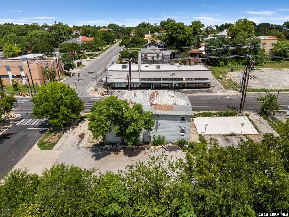 main property photo 10