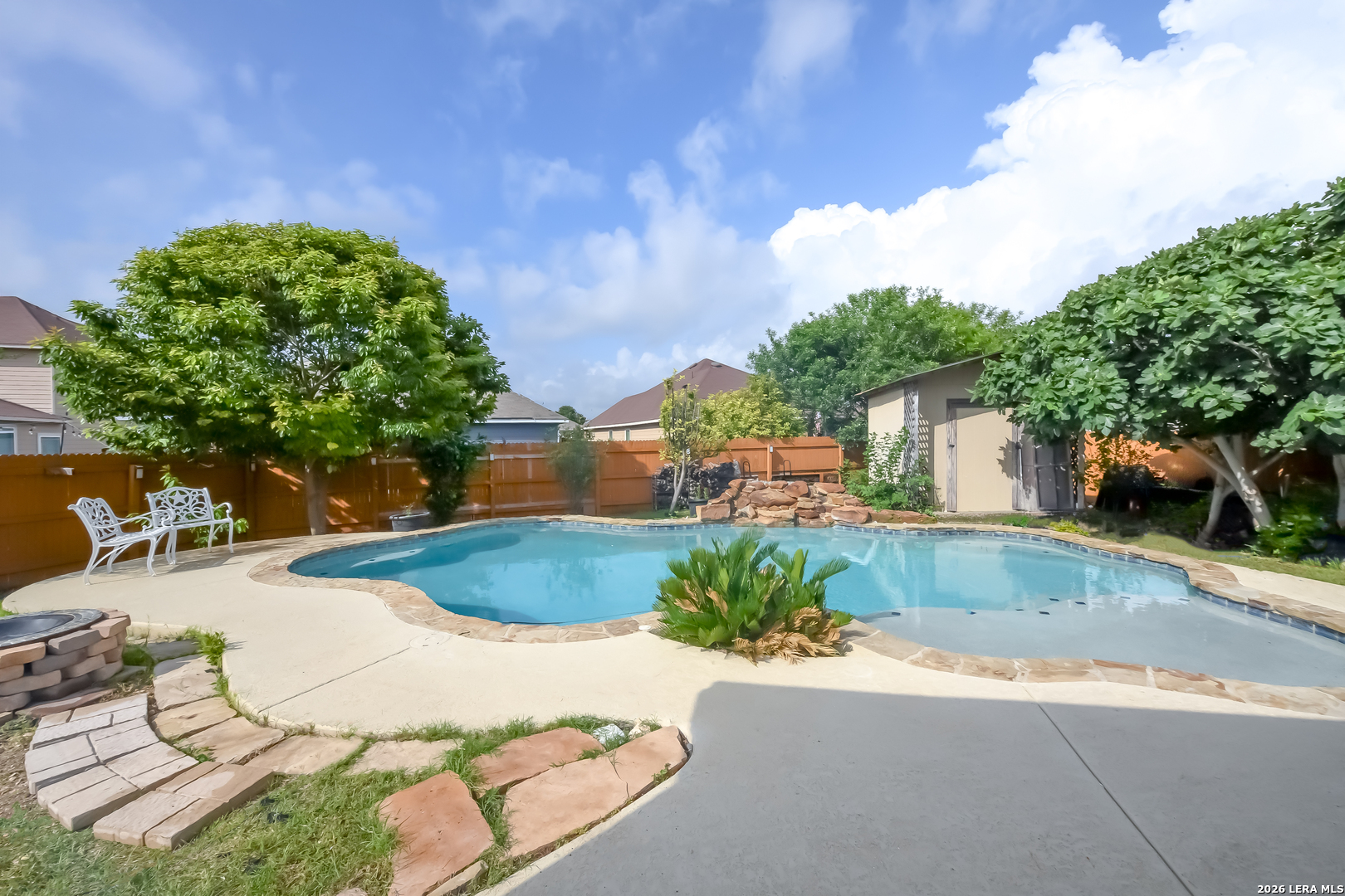 main property photo 14