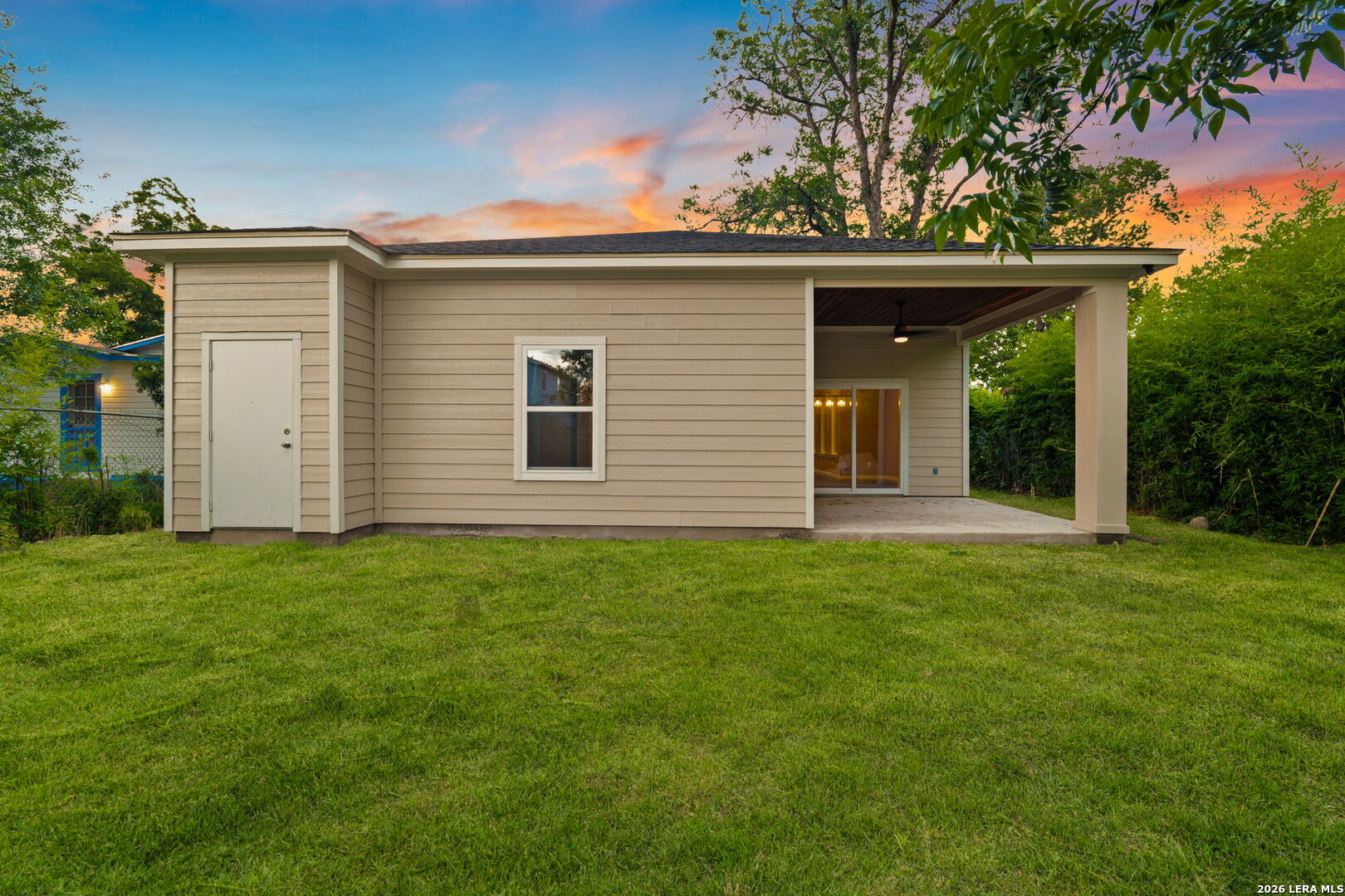 main property photo 30