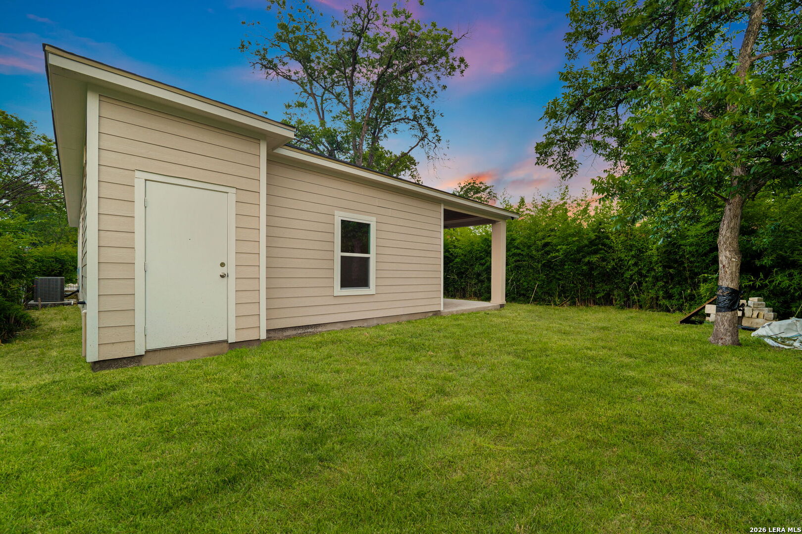 main property photo 31