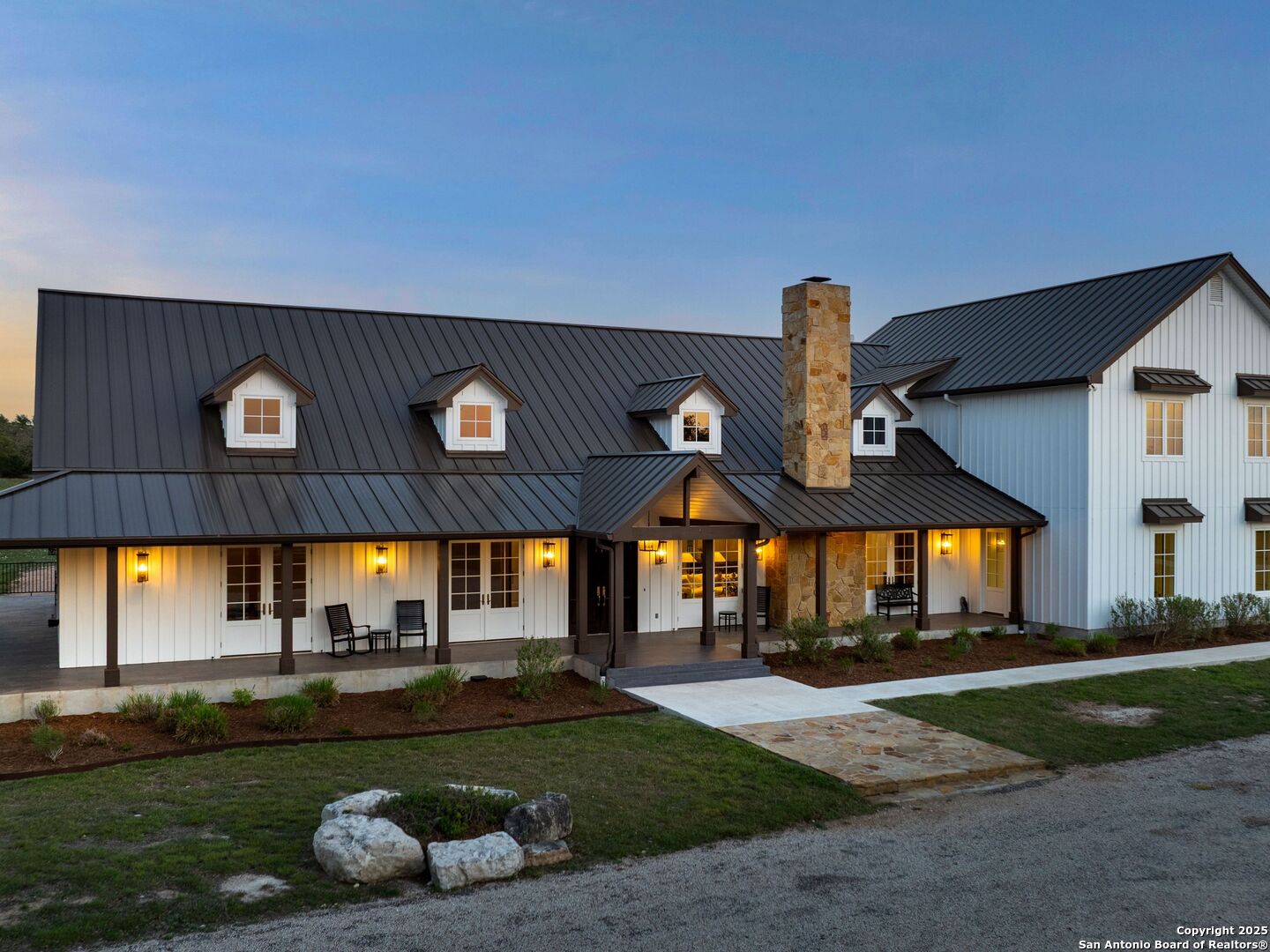 main property photo 8