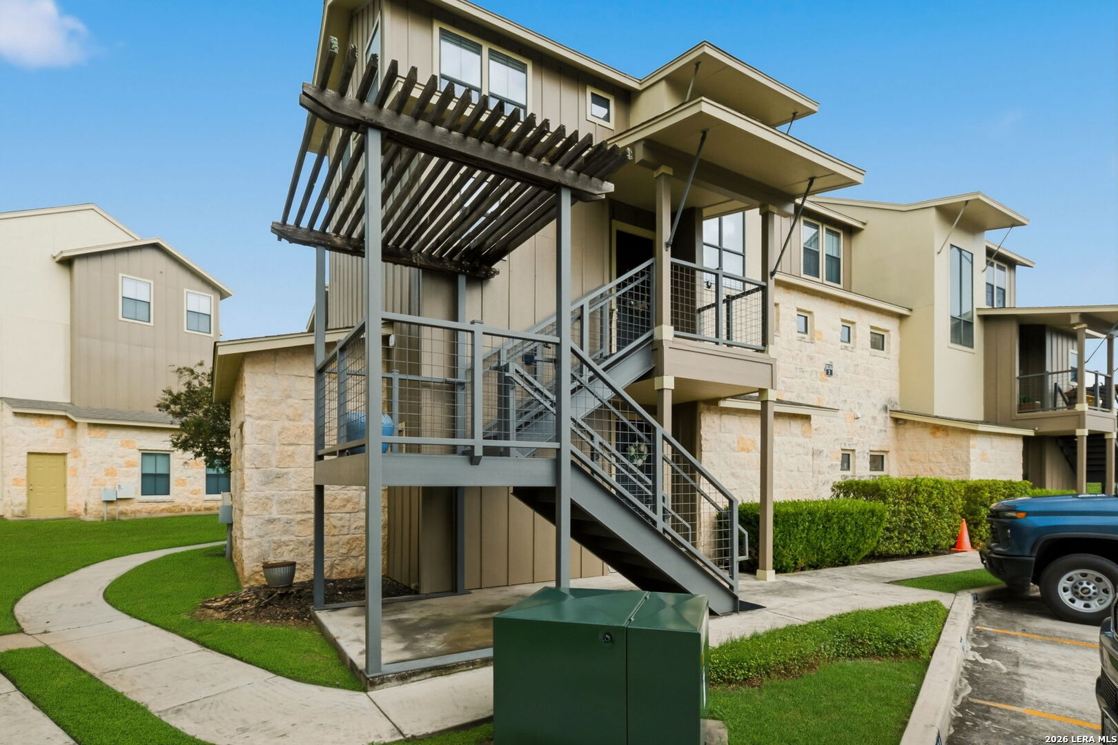 main property photo 32