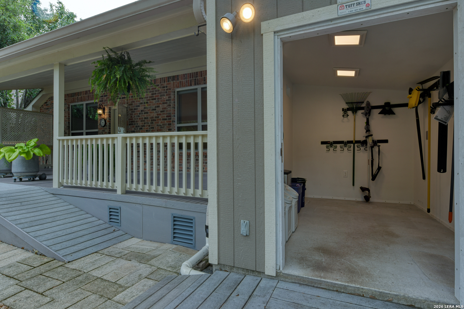 main property photo 18
