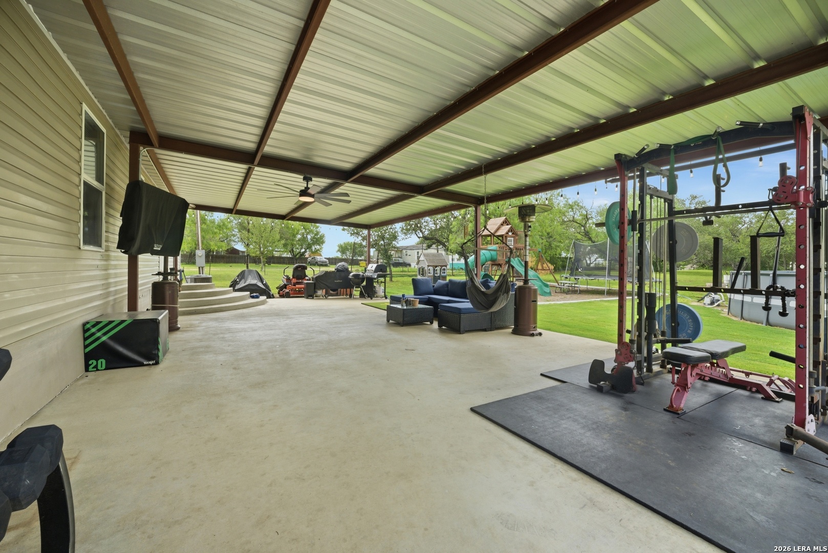 main property photo 17