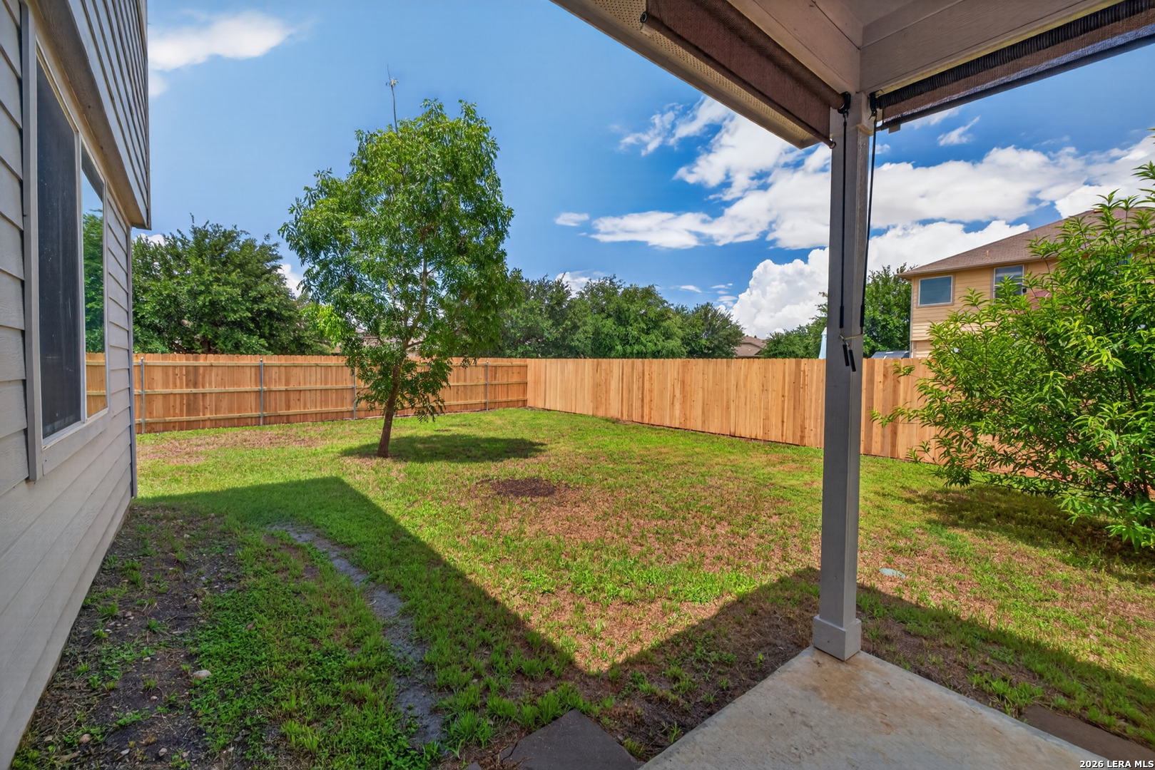 main property photo 28